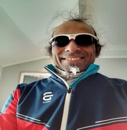 Porträtt av David Broman med skidglasögon